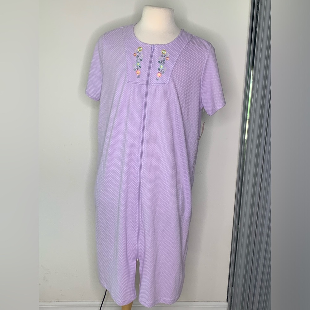 Pink K Robe zipper down pockets short sleeves embroidered flowers plus size 1x